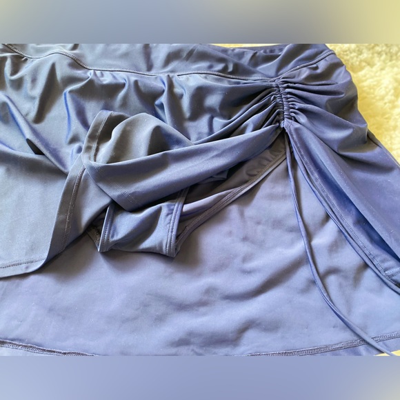 Plus size Navy blue 3x swim bottoms with skirt NWT. - Picture 2 of 5